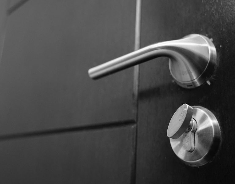 apartment-door-door-handle-16515 - Copy